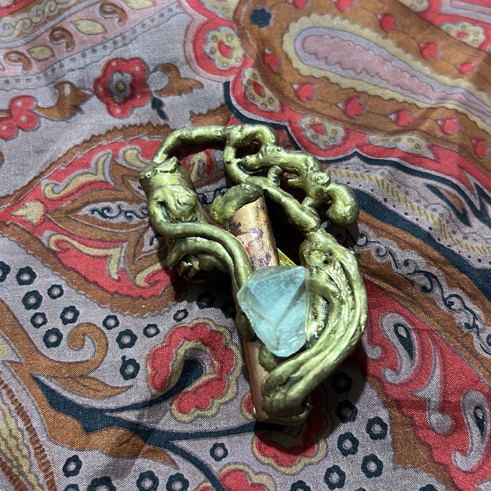 Metal brooch - Picture 2 of 3